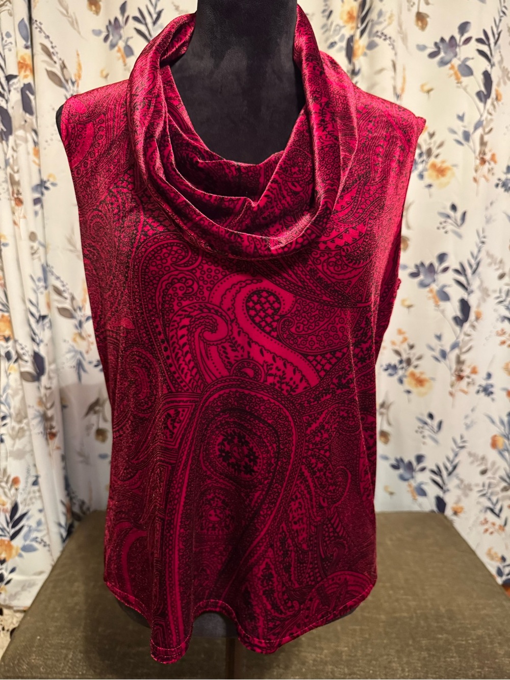 Vintage Kathie Lee Collection Red Velvet Paisley Tank